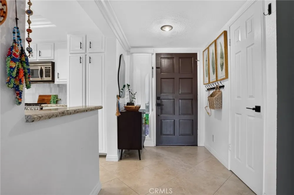 27871 Esporlas Mission Viejo, CA 92692
