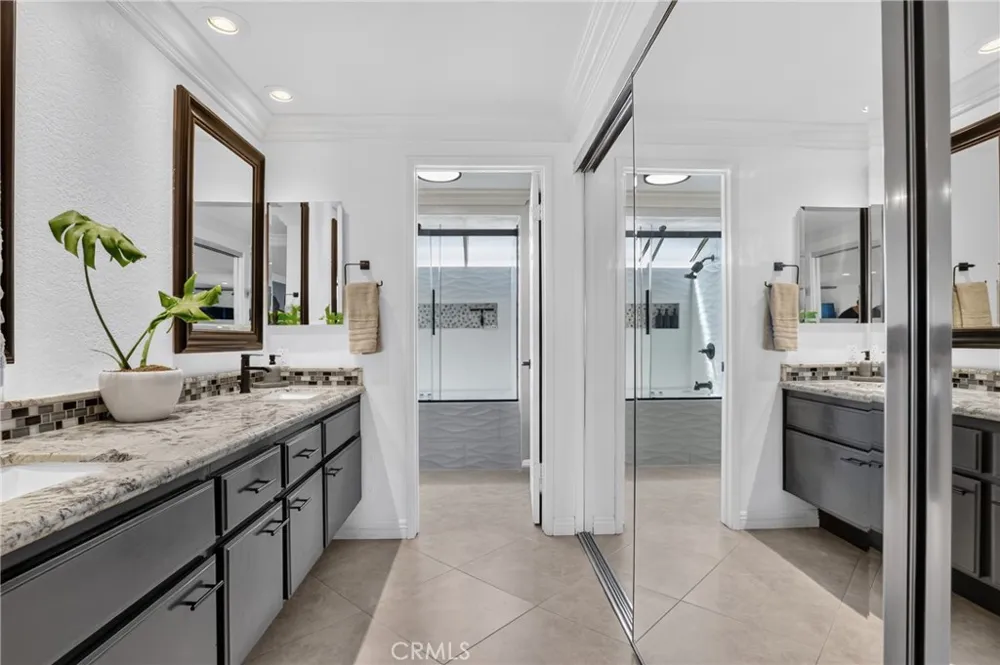 27871 Esporlas Mission Viejo, CA 92692