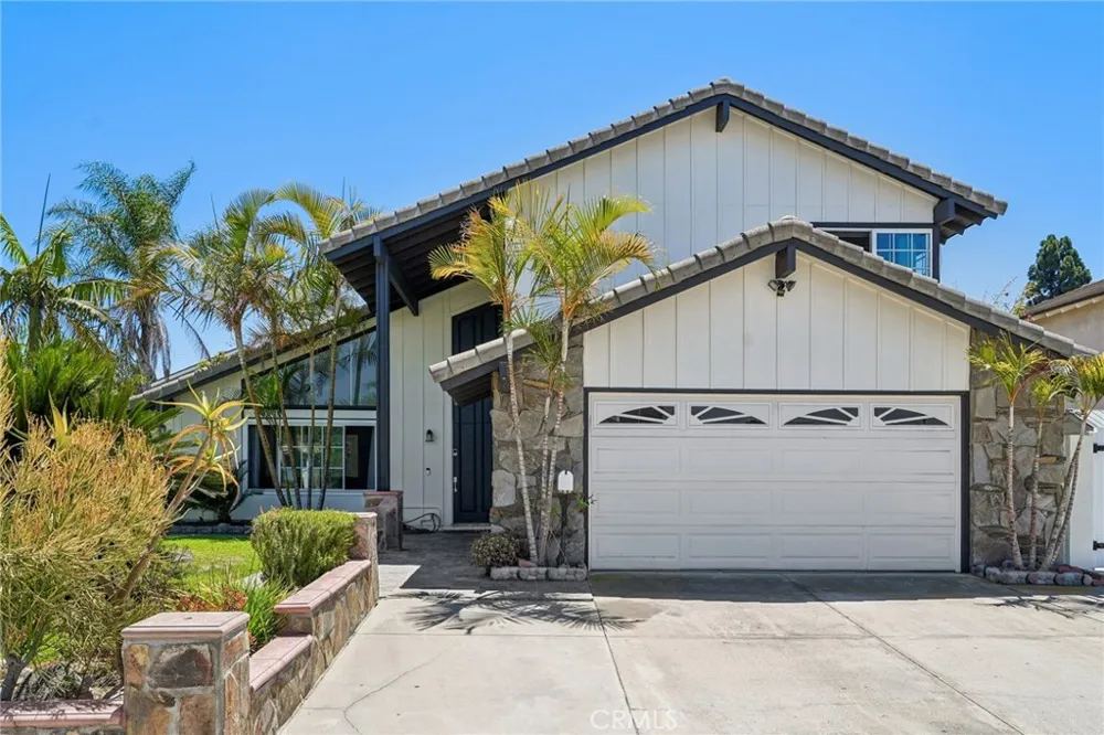 11652 Corinth Fountain Valley, CA 92708