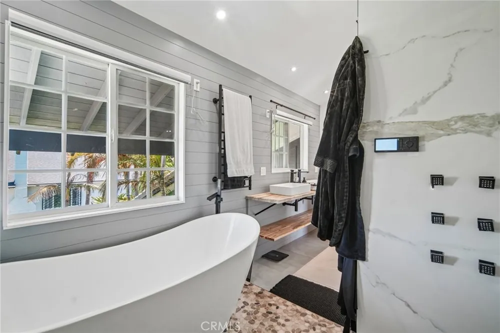 11652 Corinth Fountain Valley, CA 92708