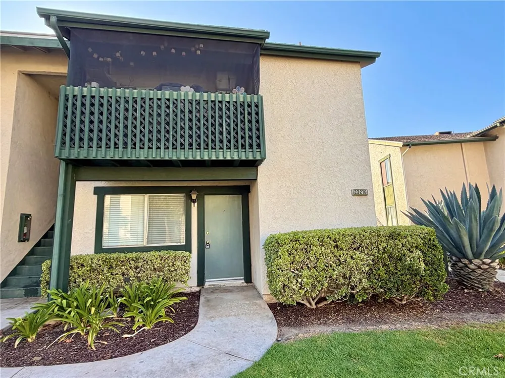 23216 Orange Ave #7 Lake Forest, CA 92630