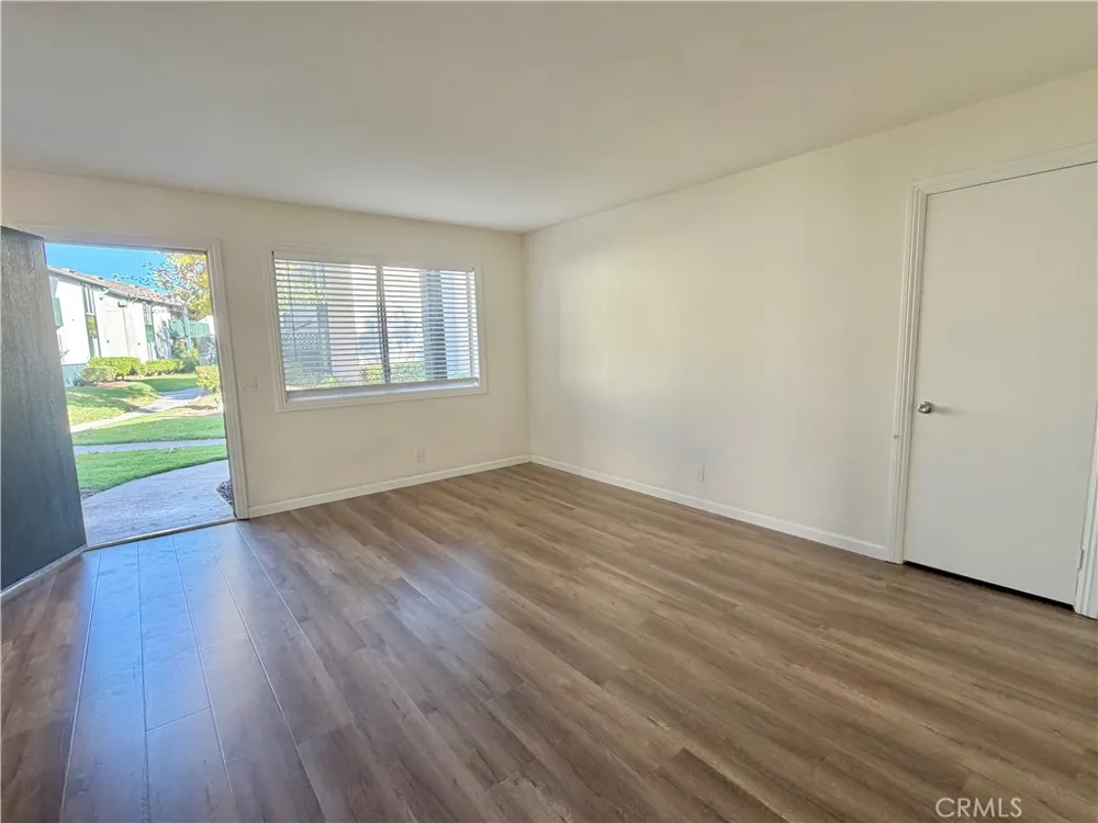 23216 Orange Ave #7 Lake Forest, CA 92630