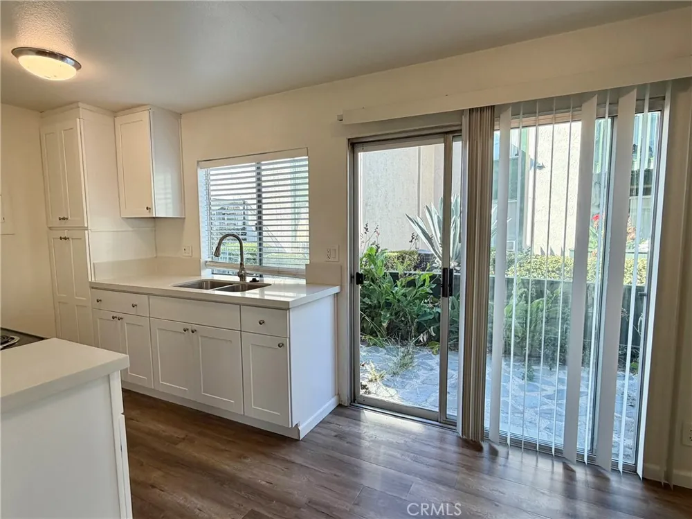 23216 Orange Ave #7 Lake Forest, CA 92630
