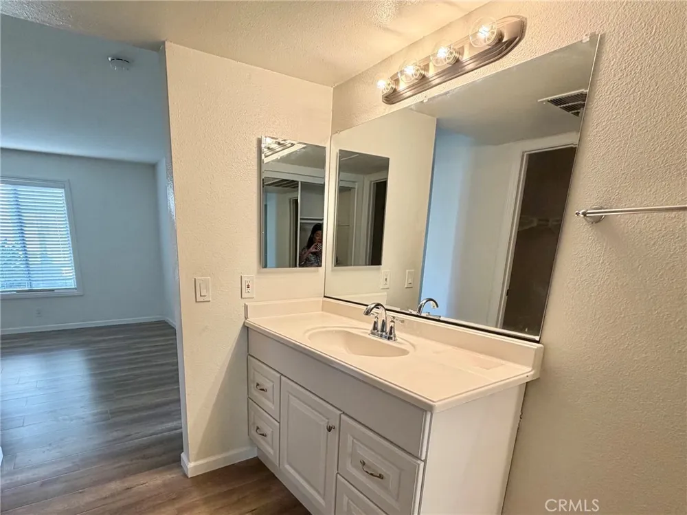 23216 Orange Ave #7 Lake Forest, CA 92630