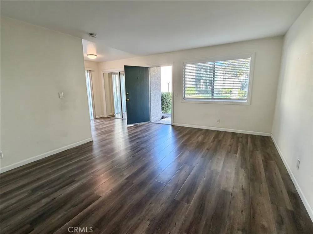 23216 Orange Ave #7 Lake Forest, CA 92630