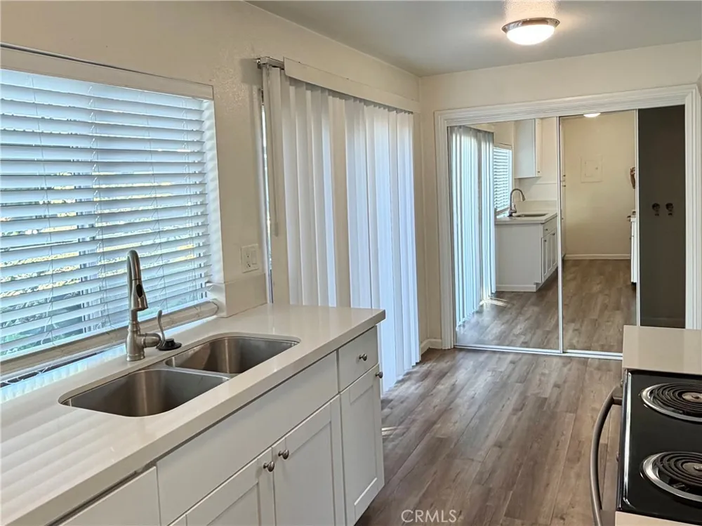 23216 Orange Ave #7 Lake Forest, CA 92630
