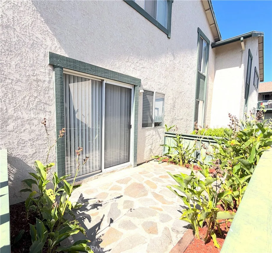 23216 Orange Ave #7 Lake Forest, CA 92630
