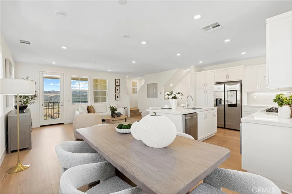 202 Heartland Way Rancho Mission Viejo, CA 92694
