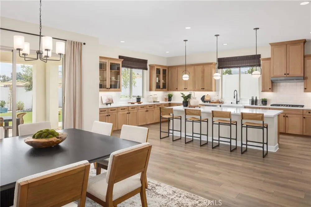 1431 Moore Street Redlands, CA 92374