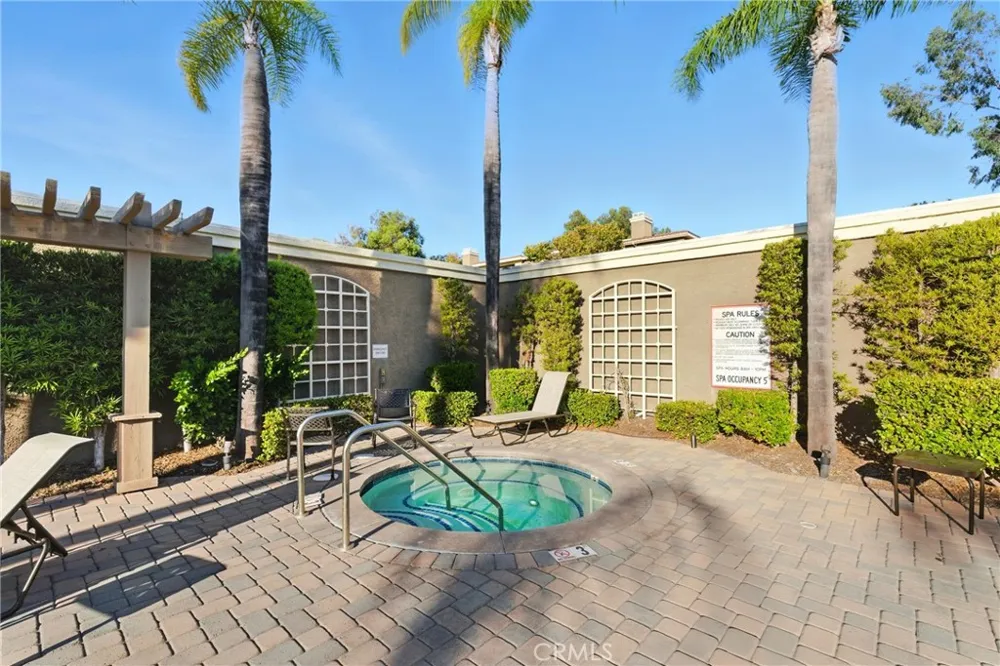 22681 Oakgrove #225 Aliso Viejo, CA 92656