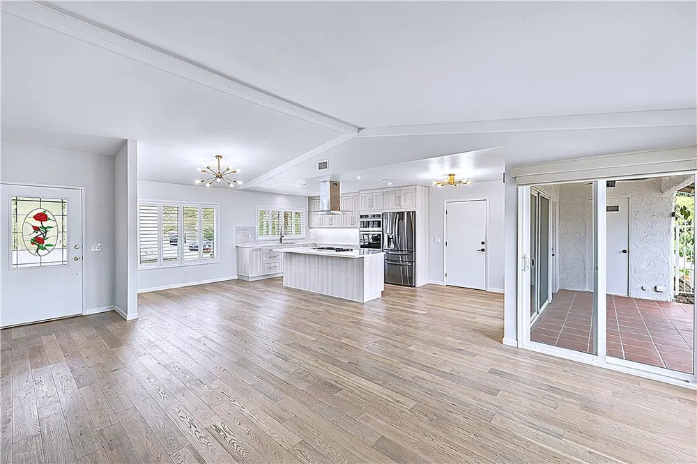 28212 VIA CERNUDA Mission Viejo, CA 92692