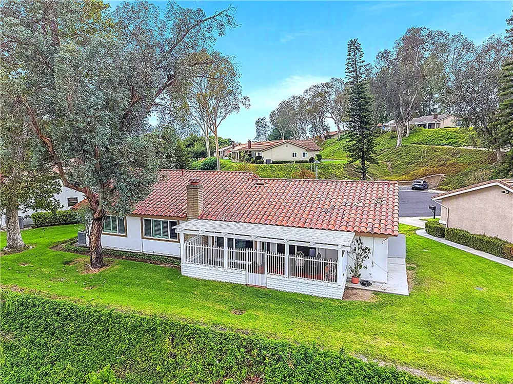 28212 VIA CERNUDA Mission Viejo, CA 92692