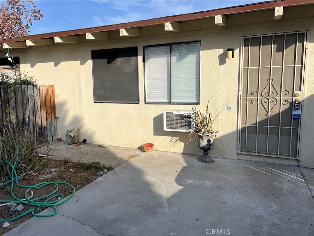 240 W Mayfair Orange, CA 92867