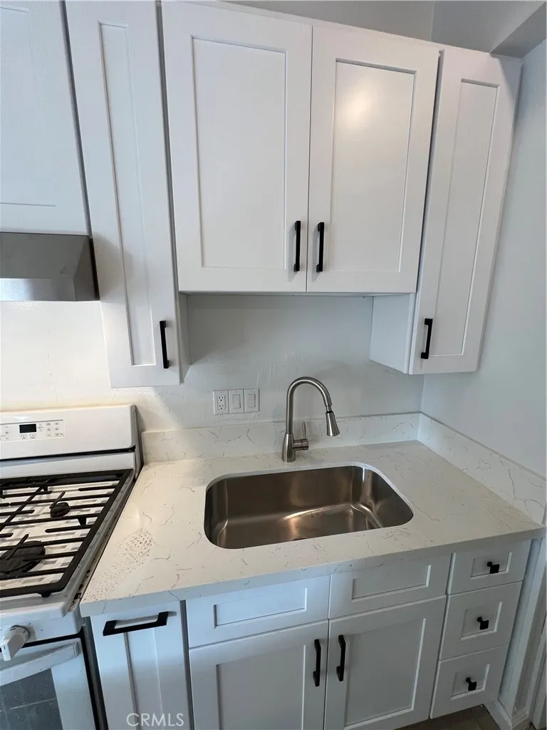 240 W Mayfair Orange, CA 92867