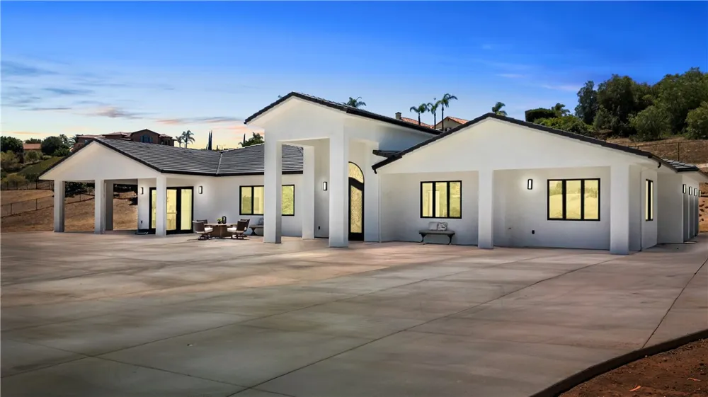 2027 Via Monserate Fallbrook, CA 92028