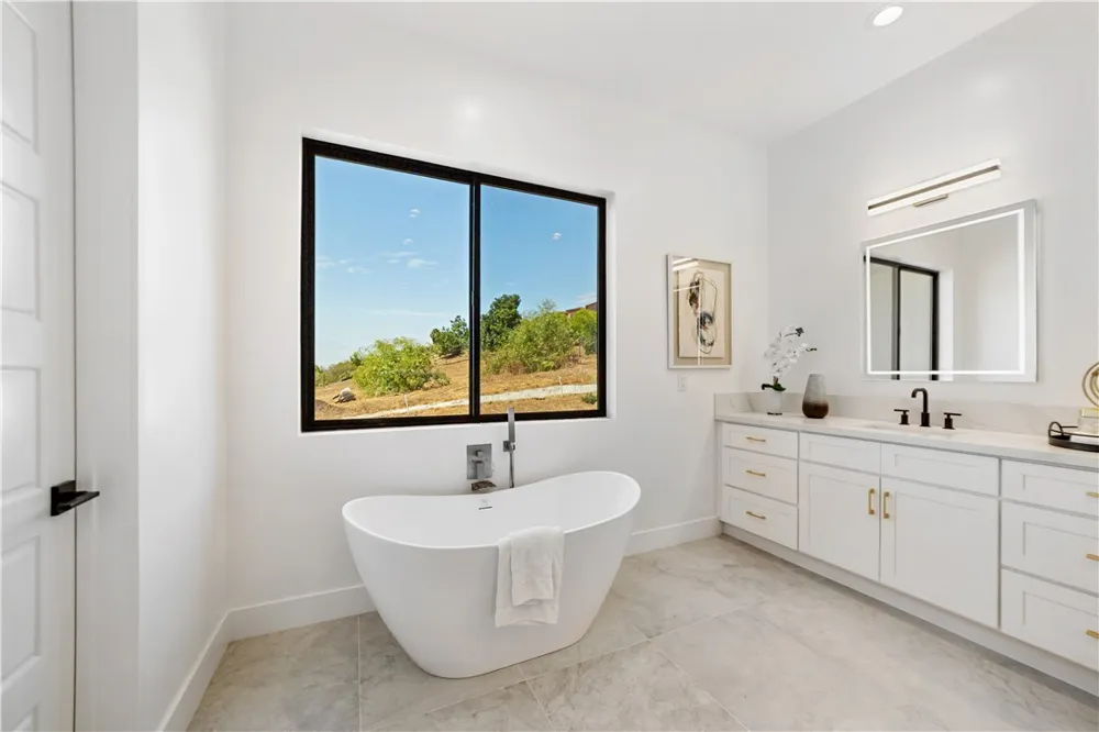 2027 Via Monserate Fallbrook, CA 92028