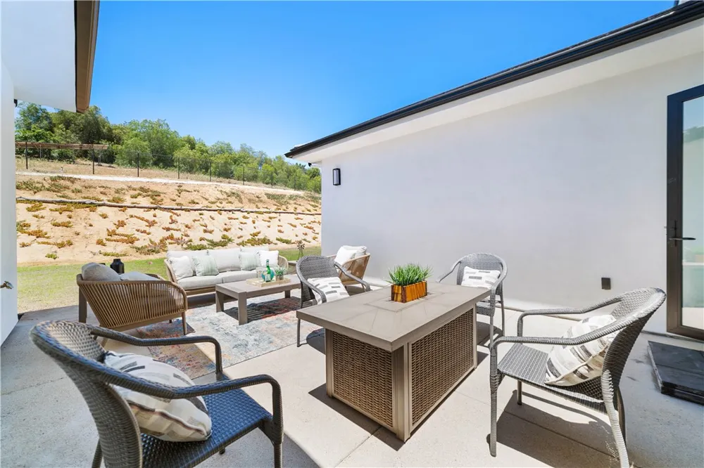 2027 Via Monserate Fallbrook, CA 92028
