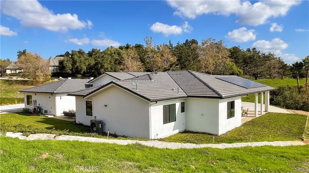 2027 Via Monserate Fallbrook, CA 92028