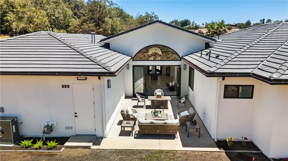2027 Via Monserate Fallbrook, CA 92028
