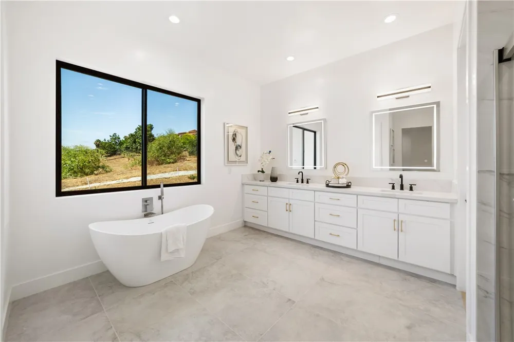 2027 Via Monserate Fallbrook, CA 92028