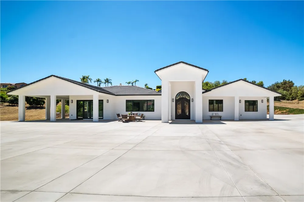 2027 Via Monserate Fallbrook, CA 92028