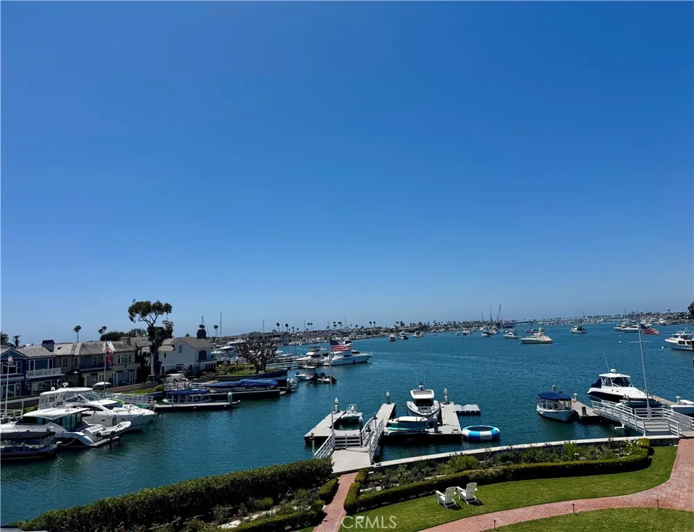 21 Bay Island Newport Beach, CA 92661