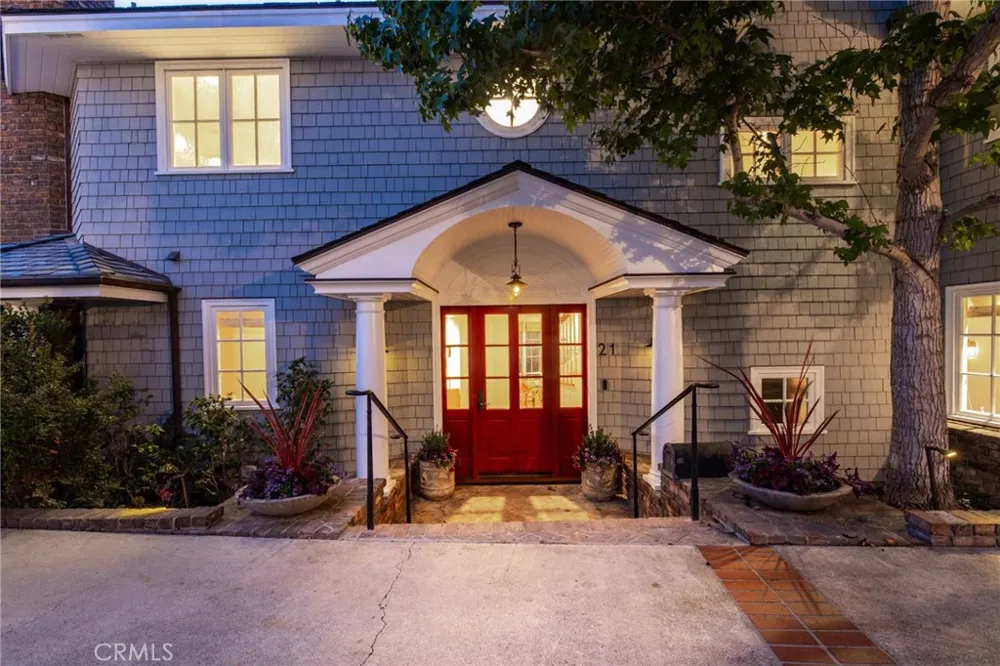 21 Bay Island Newport Beach, CA 92661