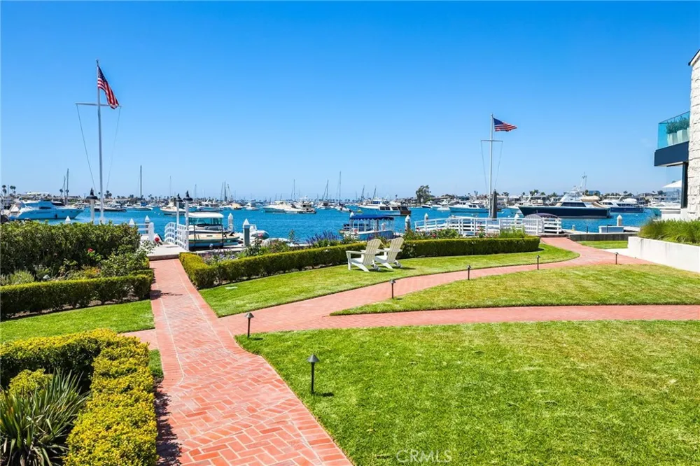 21 Bay Island Newport Beach, CA 92661