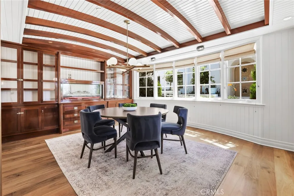 21 Bay Island Newport Beach, CA 92661