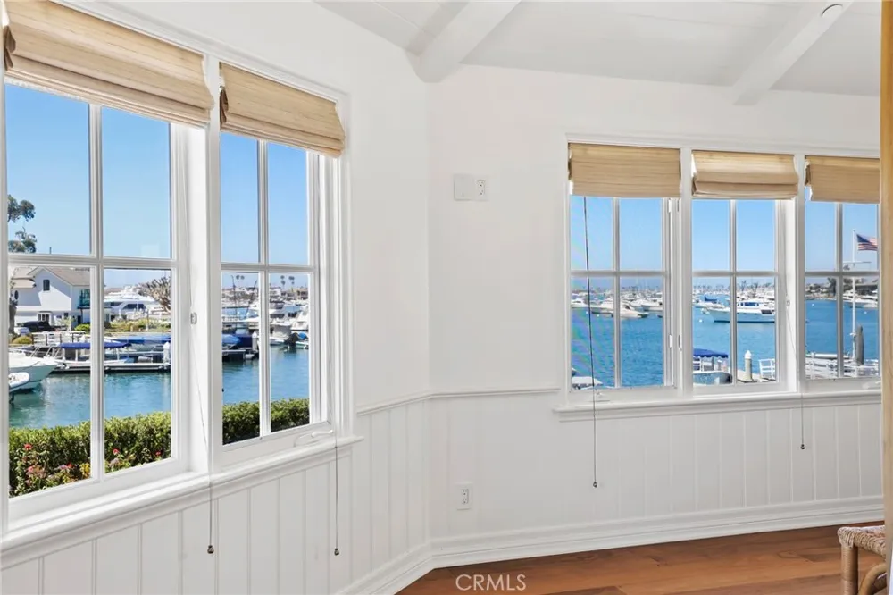 21 Bay Island Newport Beach, CA 92661