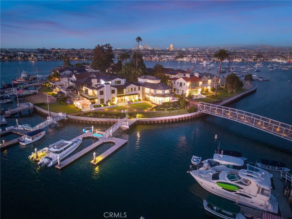 21 Bay Island Newport Beach, CA 92661