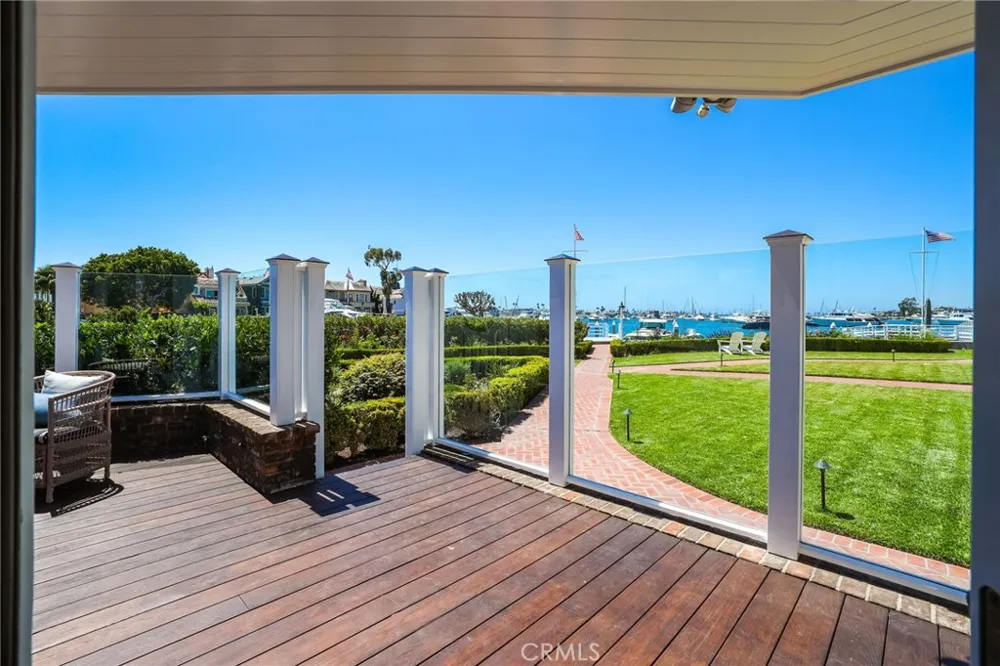 21 Bay Island Newport Beach, CA 92661