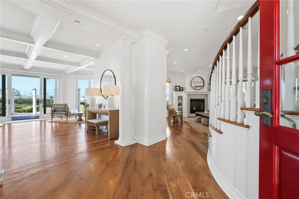 21 Bay Island Newport Beach, CA 92661