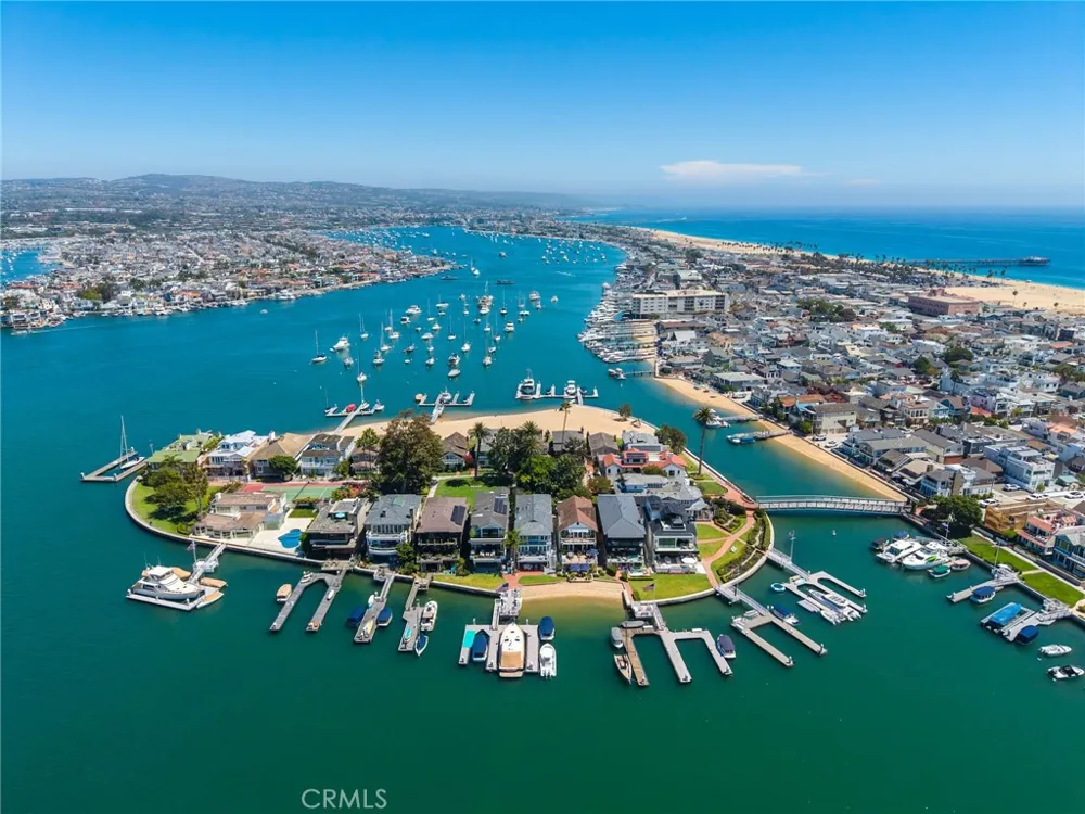 21 Bay Island Newport Beach, CA 92661