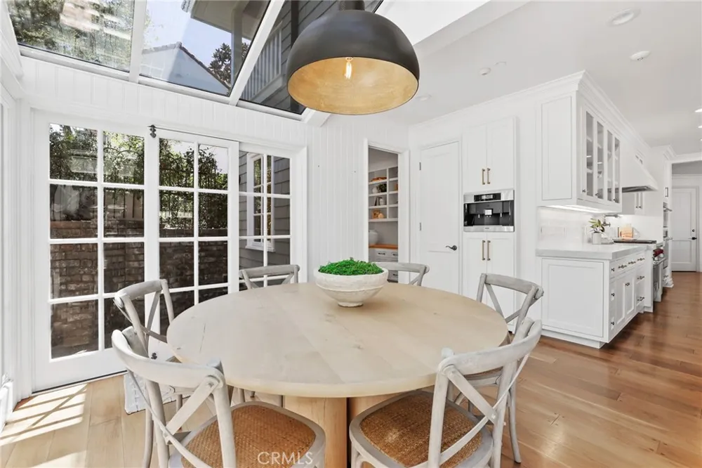 21 Bay Island Newport Beach, CA 92661