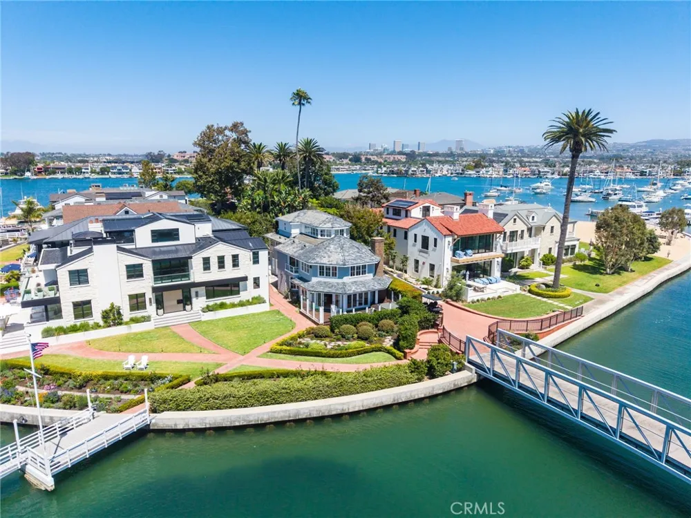 21 Bay Island Newport Beach, CA 92661