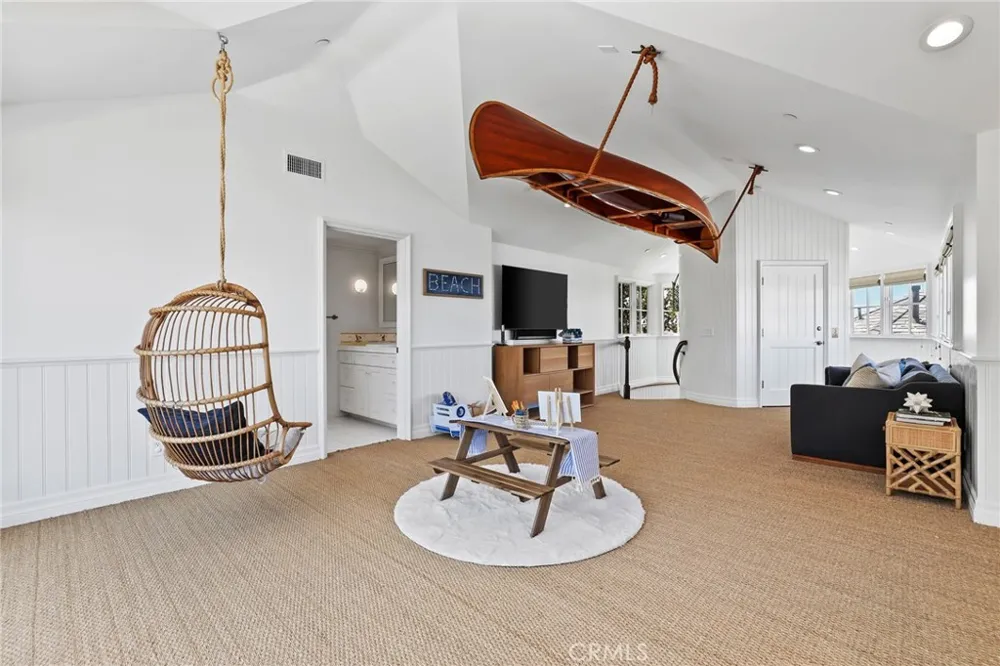 21 Bay Island Newport Beach, CA 92661