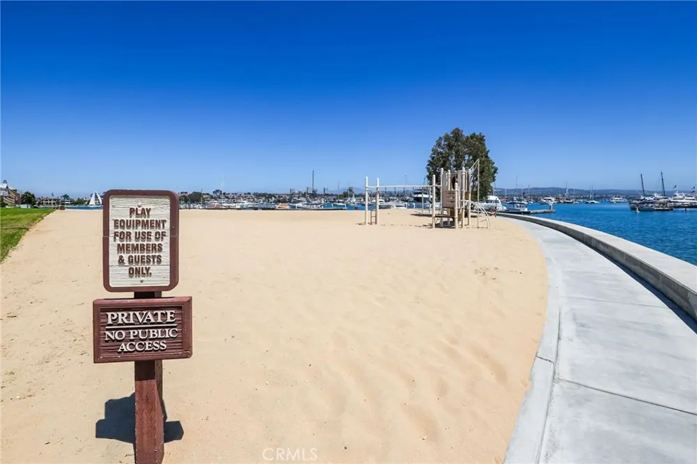 21 Bay Island Newport Beach, CA 92661