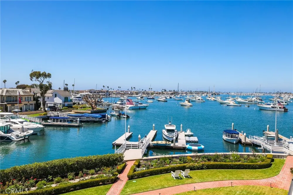 21 Bay Island Newport Beach, CA 92661