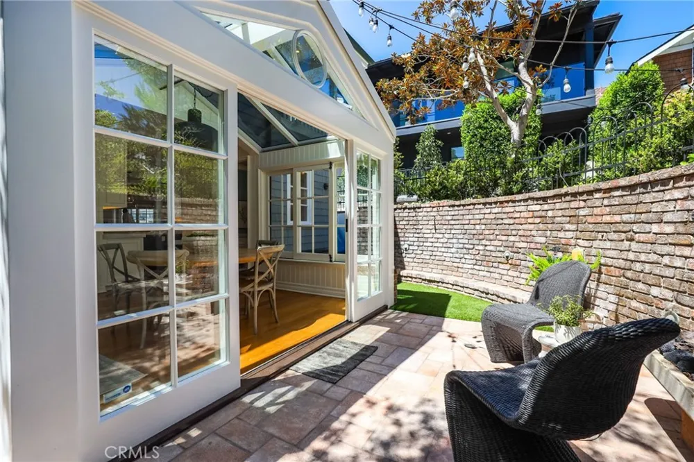 21 Bay Island Newport Beach, CA 92661