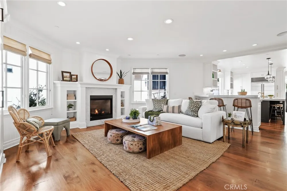 21 Bay Island Newport Beach, CA 92661