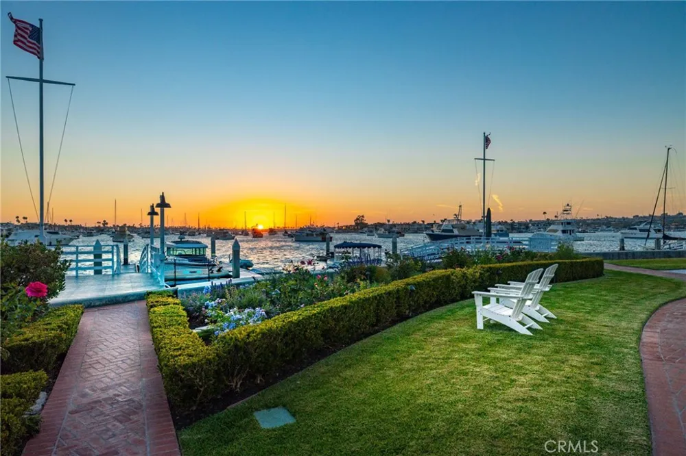 21 Bay Island Newport Beach, CA 92661