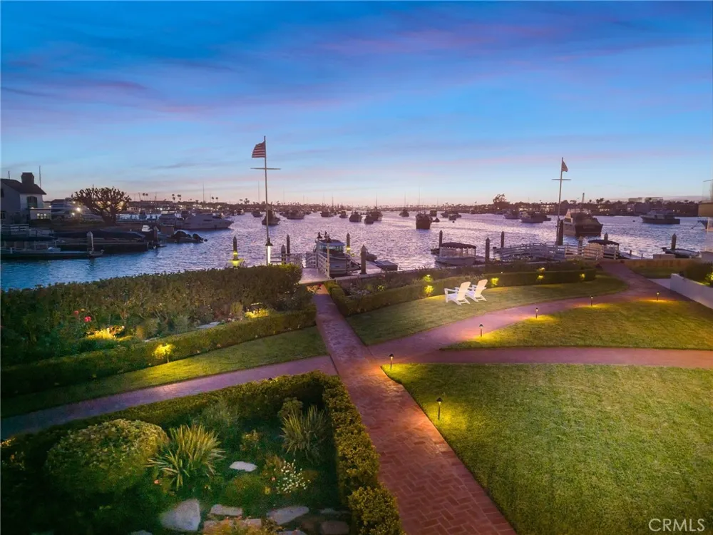21 Bay Island Newport Beach, CA 92661