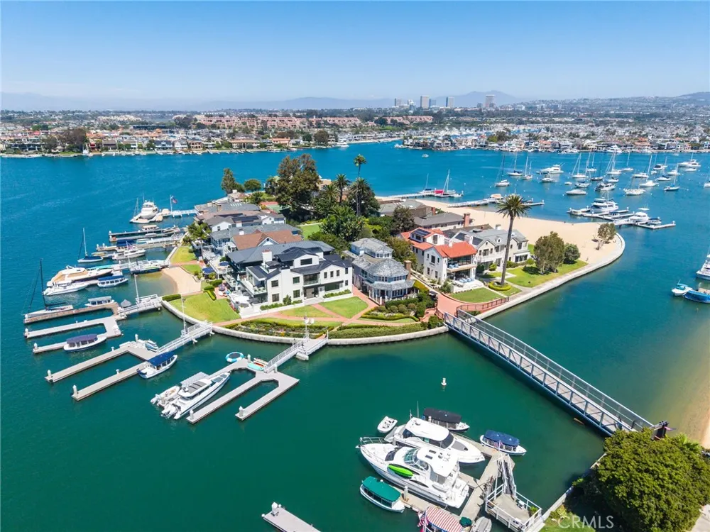 21 Bay Island Newport Beach, CA 92661
