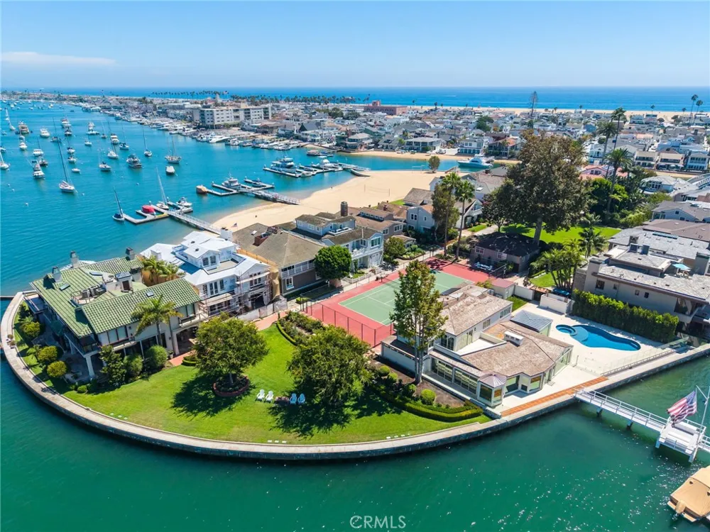 21 Bay Island Newport Beach, CA 92661