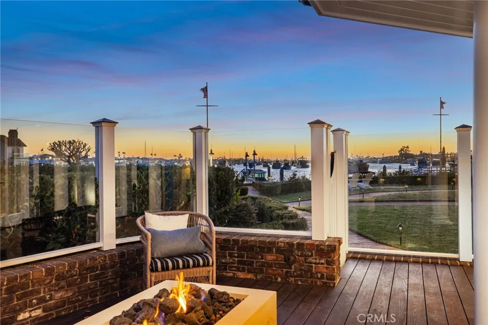 21 Bay Island Newport Beach, CA 92661