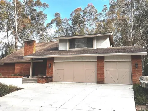 24851 Rollingwood Road