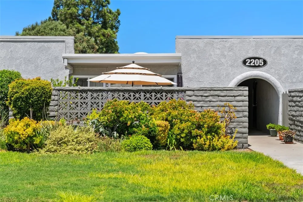 2205 Via Mariposa E #G Laguna Woods, CA 92637