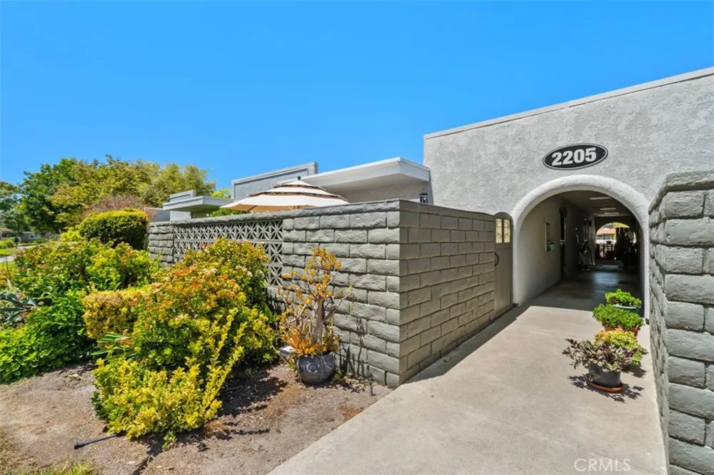 2205 Via Mariposa E #G Laguna Woods, CA 92637