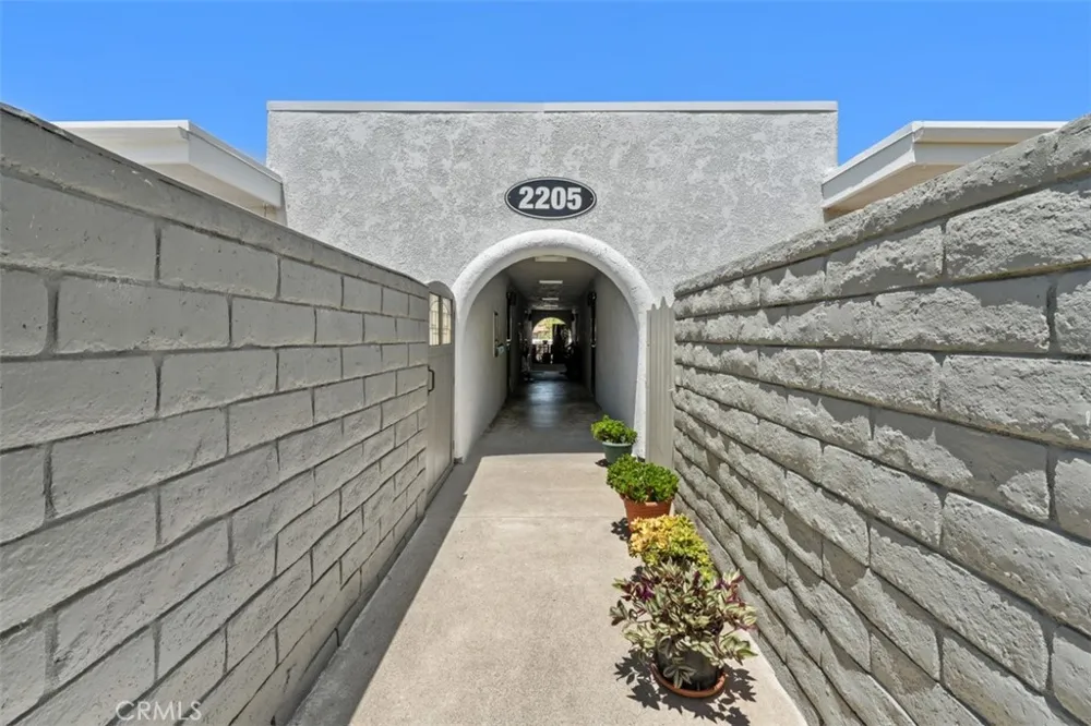 2205 Via Mariposa E #G Laguna Woods, CA 92637
